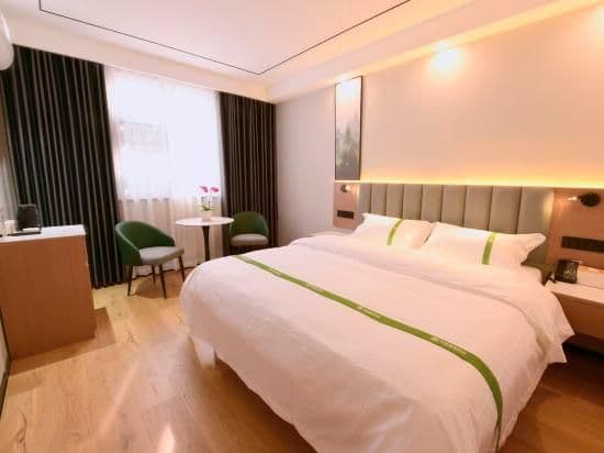 Business Queen Room