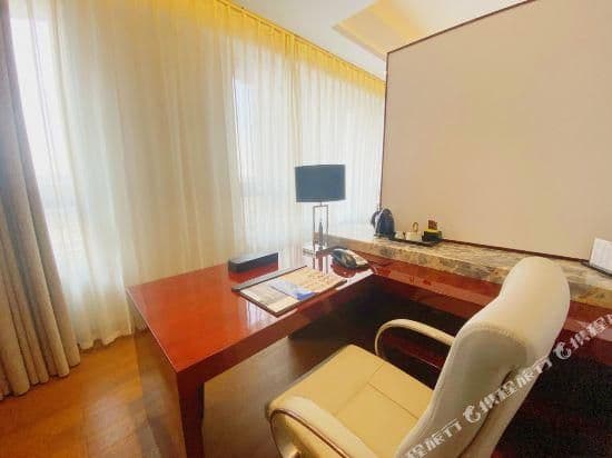 Elegant Twin Room