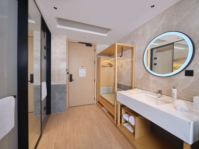 KING GUEST ROOM