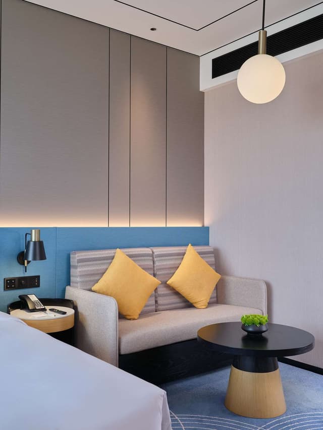 KING DELUXE ROOM