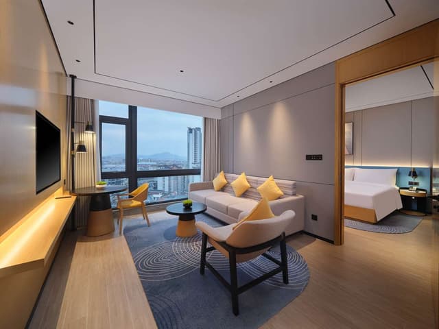 KING DELUXE SUITE
