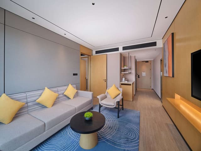 KING DELUXE SUITE