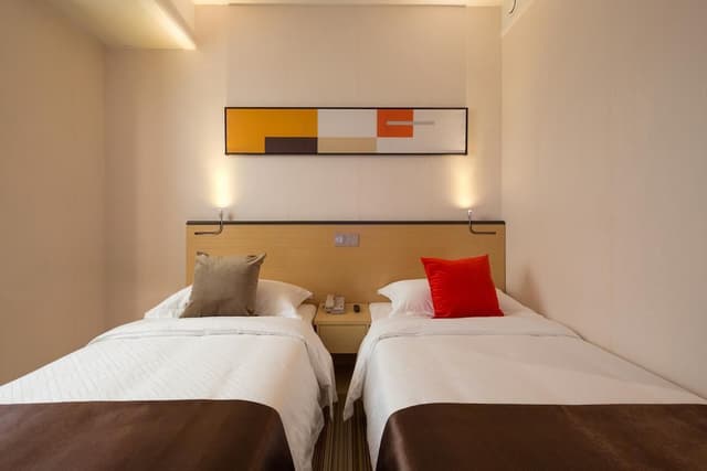 Standard Twin Room