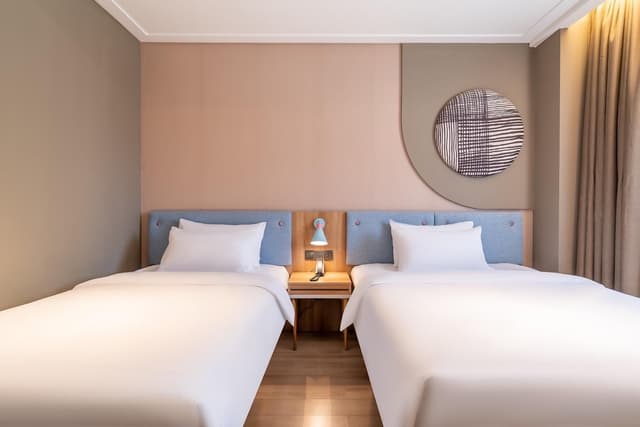HOM - Twin Bed Room