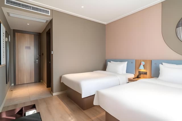HOM - Twin Bed Room