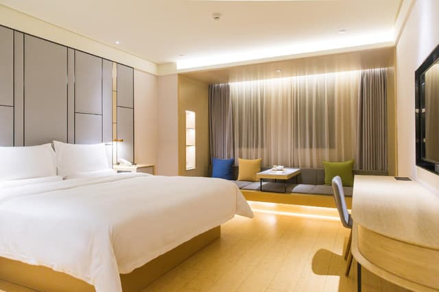 Huazhu - Destress Superior Bed Room