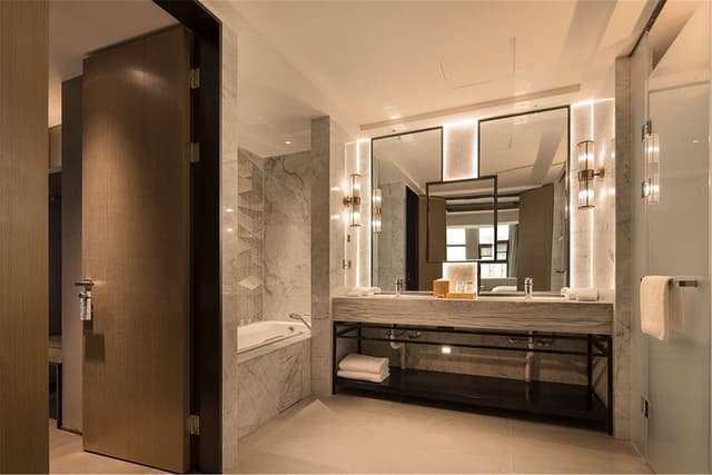 KING ONE BEDROOM SUITE
