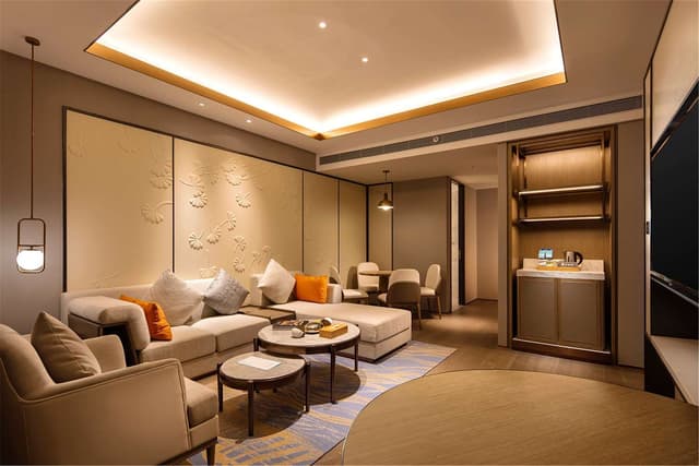KING ONE BEDROOM SUITE