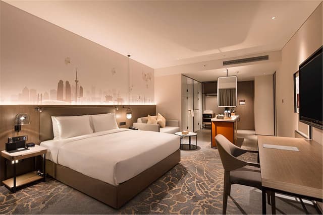 KING GUEST ROOM HIGH FLOOR