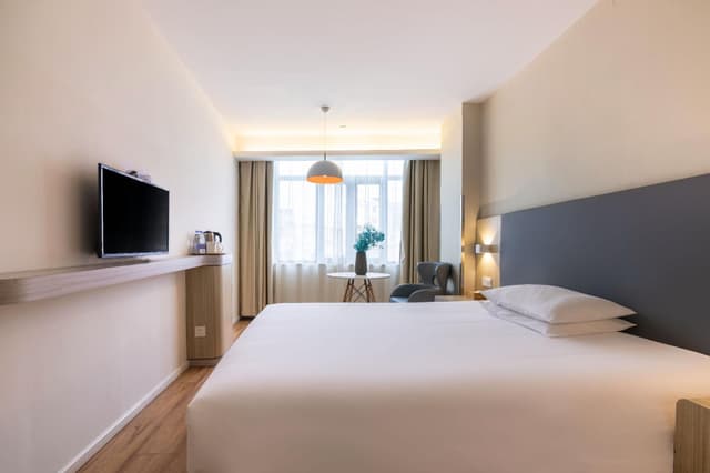 Huazhu - Superior BedRoom