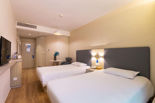 Huazhu - Twin Room A