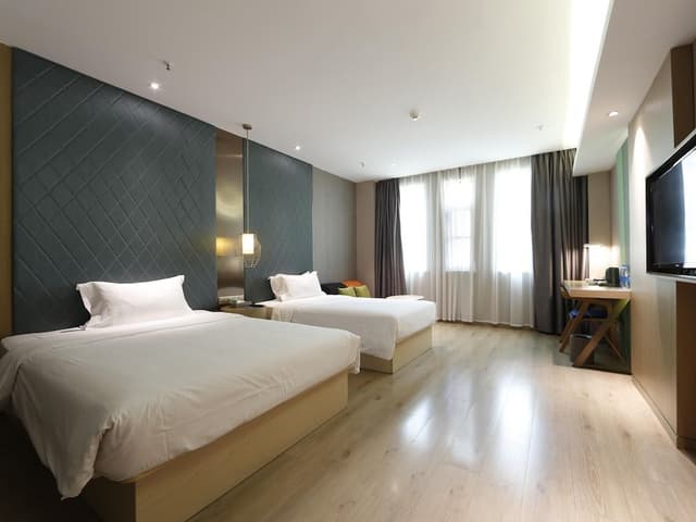 Family Room, Multiple Beds