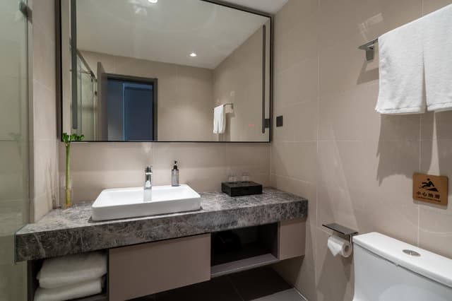 Queen Superior Room