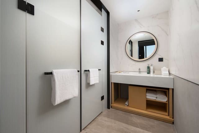 Deluxe Suite, 1 King Bed