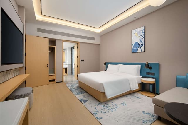 KING GUEST ROOM