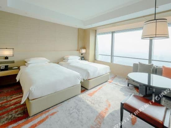 2 Twin Beds City View