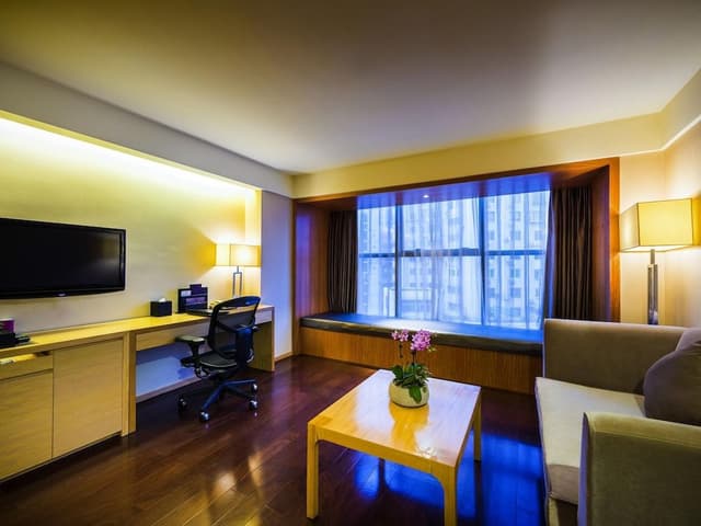 Deluxe Suite, 1 King Bed