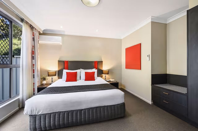 Deluxe One Bedroom Spa Apartment