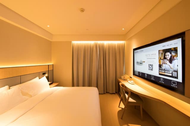 Huazhu - Superior BedRoom