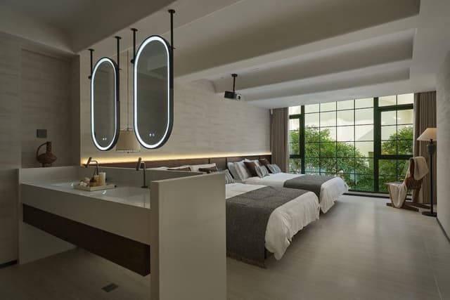 Standard Room with 2 Queen Beds
