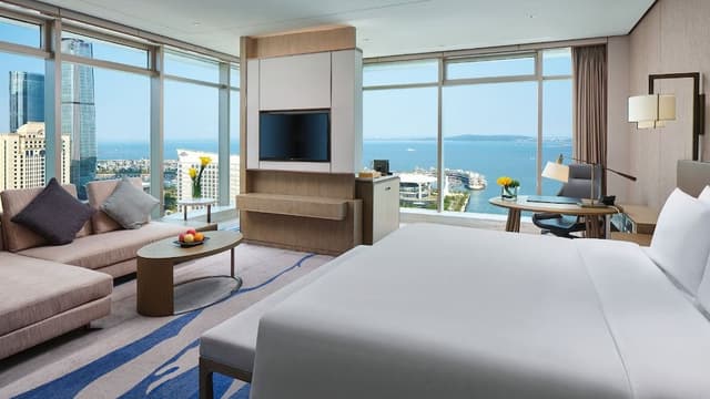 Premium Room, 1 King Bed, Club Lounge Access, Sea View
