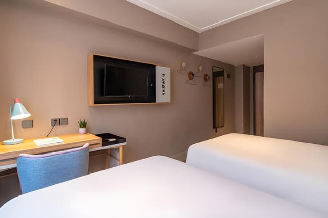 HOM - Twin Bed Room