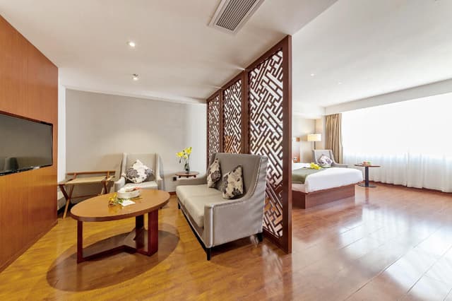Yitel Suite