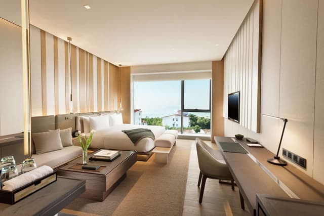 KING DELUXE SEA VIEW ROOM
