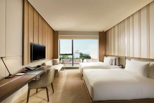 TWIN DELUXE SEA VIEW ROOM