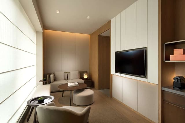 KING DELUXE SUITE