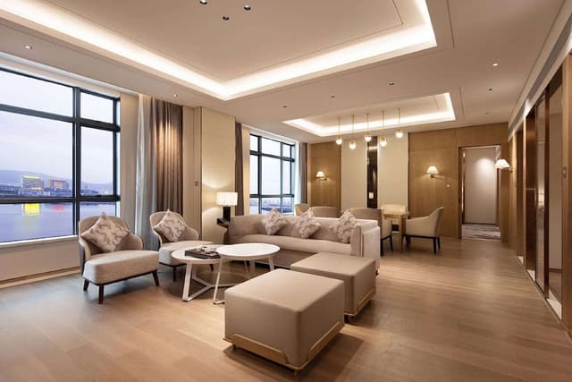Executive Suite, 1 King Bed, Non Smoking (Grand Suite)