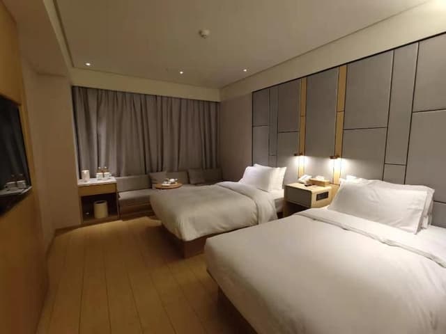 Memory Foam Twin Room