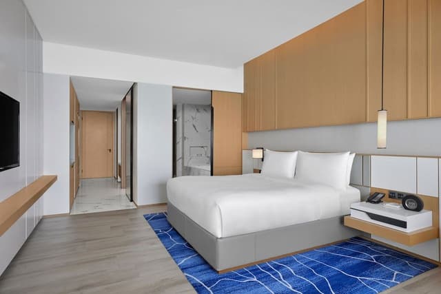 Deluxe Room, 1 King Bed, Sea View