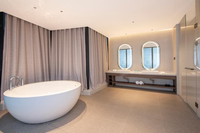 1 Bedroom Suite City View