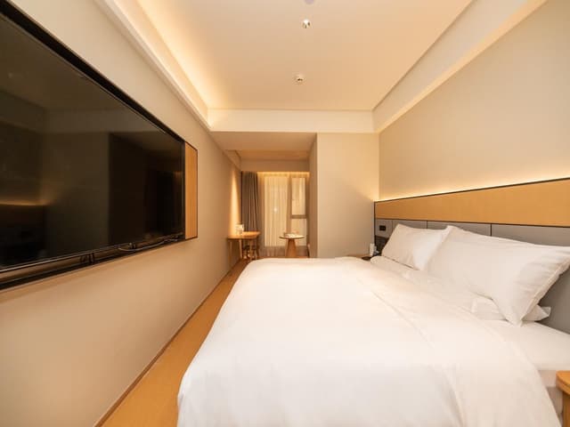 Huazhu - Destress Superior Bed Room