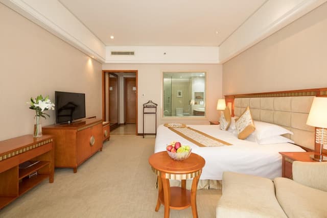Deluxe One Bed With View