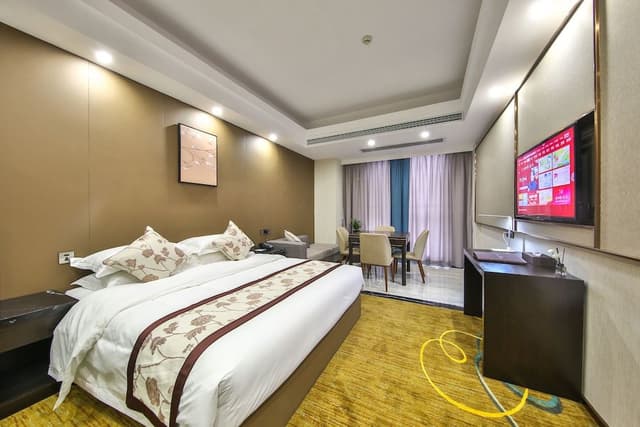 Deluxe Room, 1 King Bed, Smoking