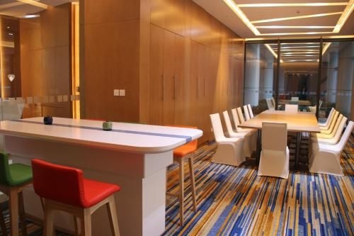 Holiday Inn Express Wuxi Taihu New City2