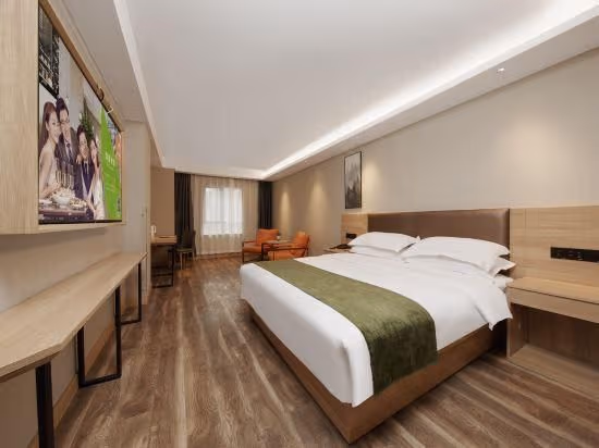 Queen Deluxe Room