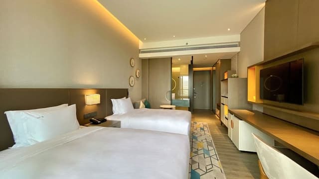 Standard Room, 2 Twin Beds, Lake View
