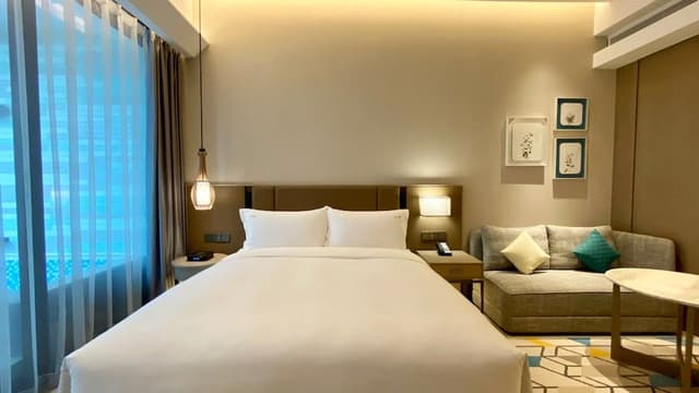 Standard Room, 1 King Bed