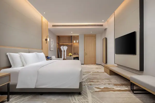 Standard Room, 1 King Bed