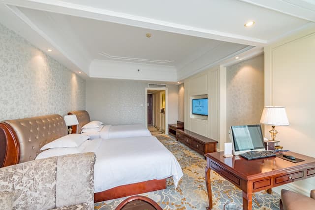Rezen - Executive Twin Bed Room