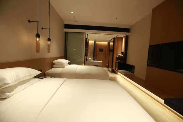Business Room, 2 Twin Beds, City View