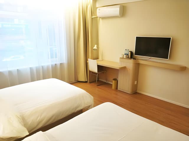 Guestroom (2 beds)