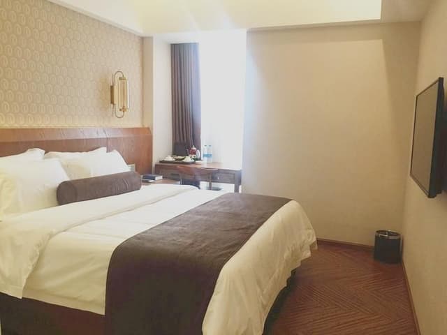 James Joyce - Chunxiang Bed Room