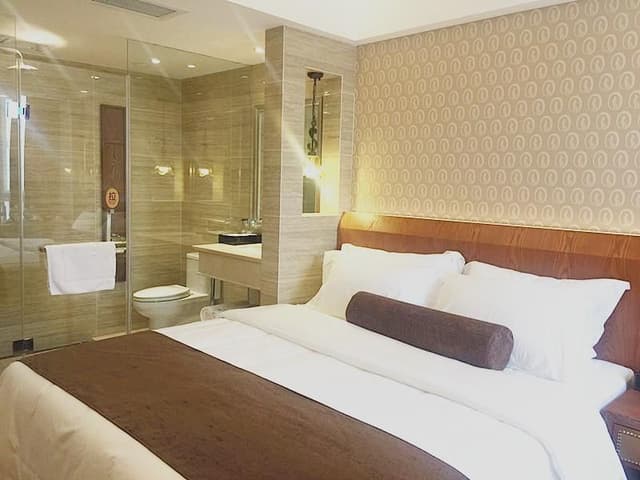 James Joyce - Chunxiang Bed Room