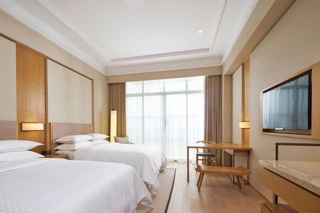 Room, 2 Double Beds, Balcony, Mountain View
