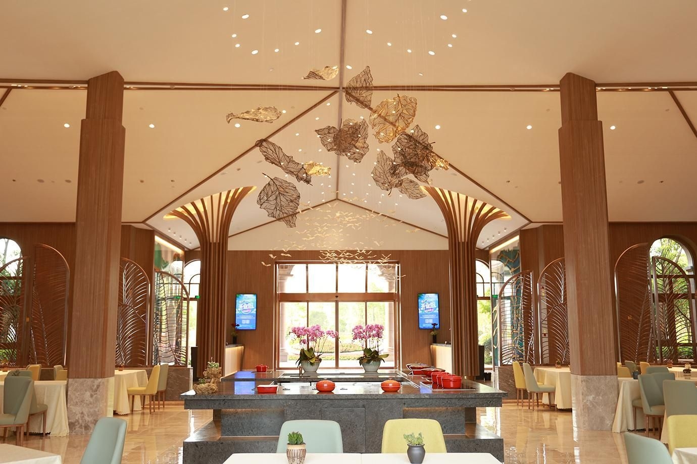 เอมเมอรัลด์ เบย์ โฮเต็ล (Emerald Bay Hotel)1