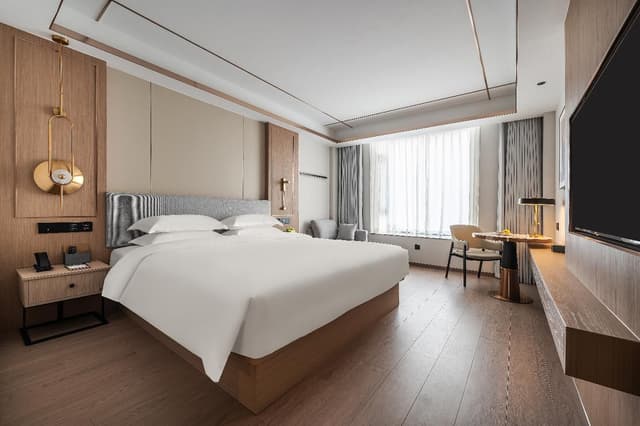 Dossen - Bed Room With City View
